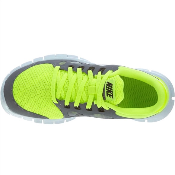 Kid’s Nike Free 5.0 Running Shoe - Picture 3 of 4